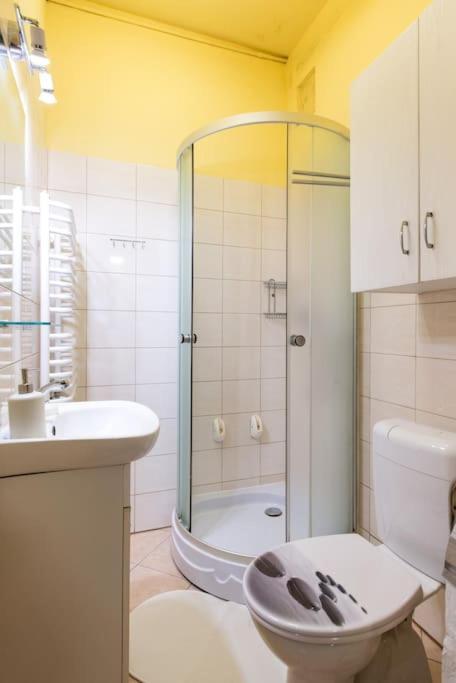 Big Cosy Retro Apt, Free Parking, 15Min Oldtown & Kazimierz - By Homelike Krakow Exterior photo